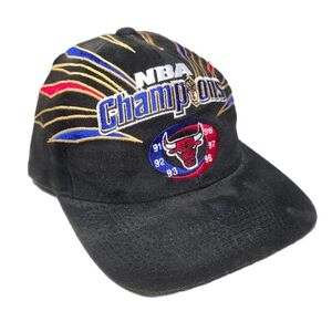 Vintage STARTER NBA Basketball Chicago Bulls 3 Peat NBA Champions Hat Strap Back